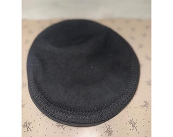 Boné Kangol Tropic 504 Ventair Flat Cap Preto Ivy com Logo Bordado - Tamanho Grande Masculino