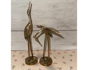 Conjunto de 2 estatuetas vintage de guindastes em latão maciço, estilo moderno de meados do século XX, coreanas.