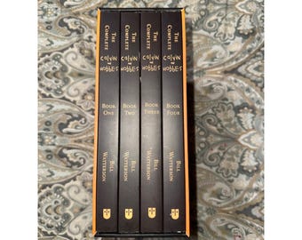 A Coleção Completa de Calvin e Hobbes em Brochura (4 Volumes) de Bill Watterson