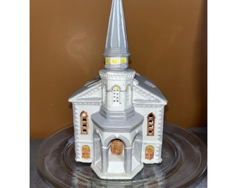 Campanario iluminado de porcelana Lemax Dickensville, año 1993.