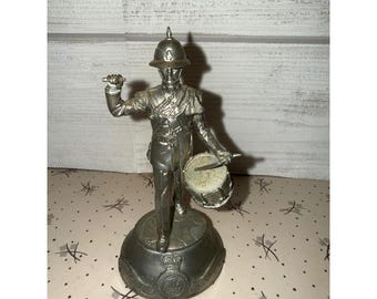 Estátua do baterista de infantaria leve canadense da princesa Patrícia de Chas C Stadden Pewter