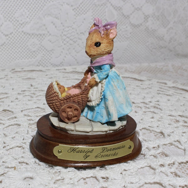 CLEARANCE Vintage Mama Mouse Collectible Figurine, "Harriet Dormouse " by Leonardo, MINIATURE Figurine, Little Nook Village 1989