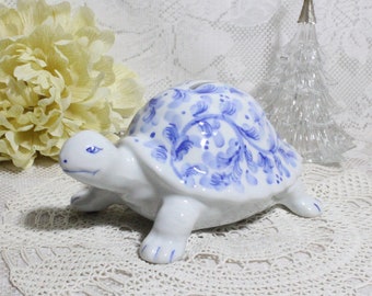 Alcancía de cerámica con forma de tortuga: Andrea de Sadek Blueware Decor