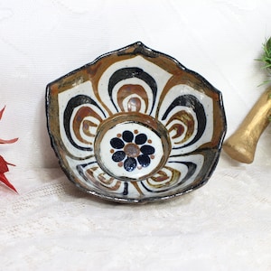 Tonala Pottery &quot; Palomar &quot; Lotus Flower Bowl by Ken Edwards, Hand Painted Mexican Folk Art Ca.1970s
