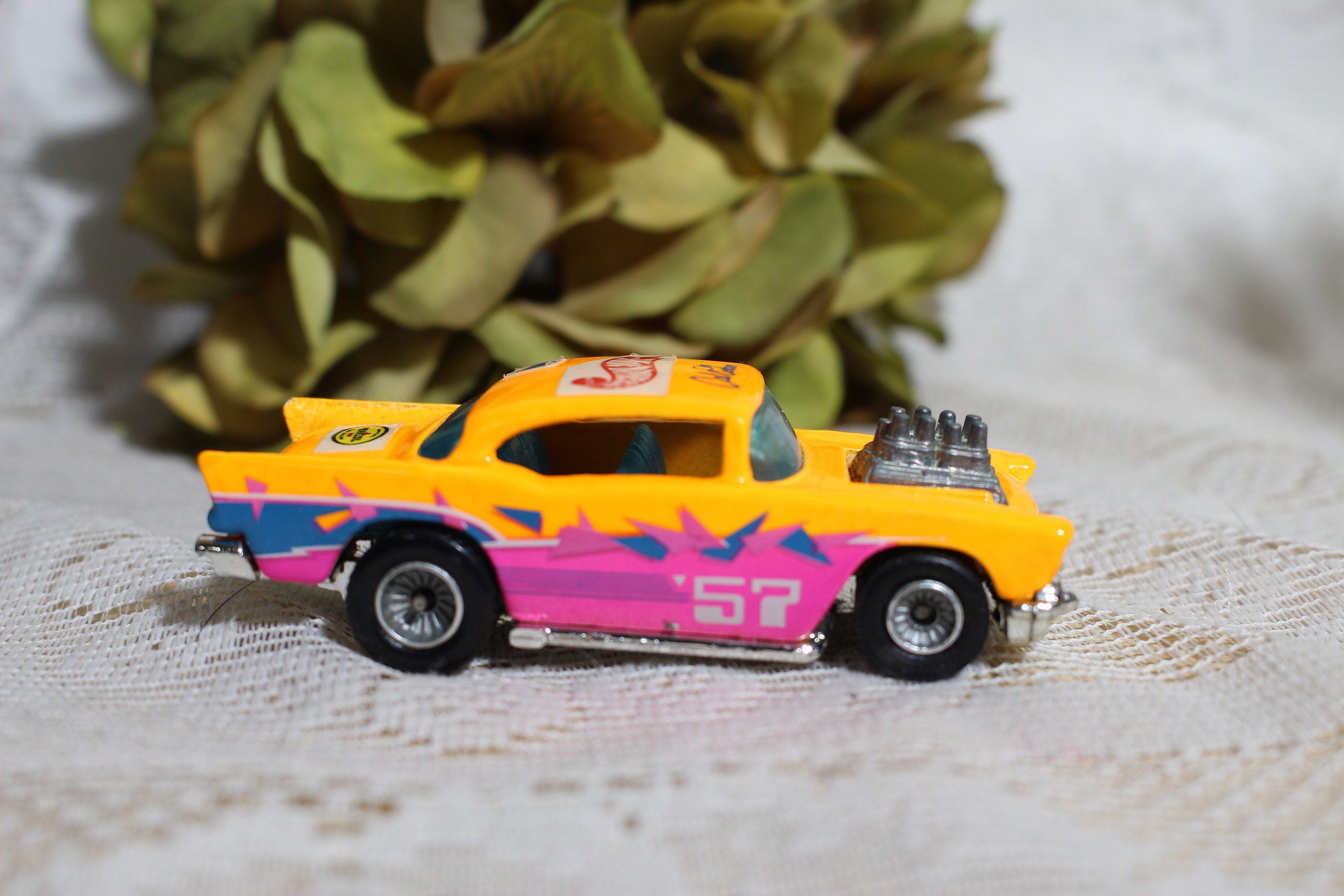 Hot wheels best sale chevy 57 1976