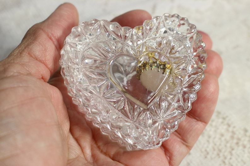 Vintage Heart Shaped Ring Box Valentine/'s Day Gift Clear Glass Trinket Box
