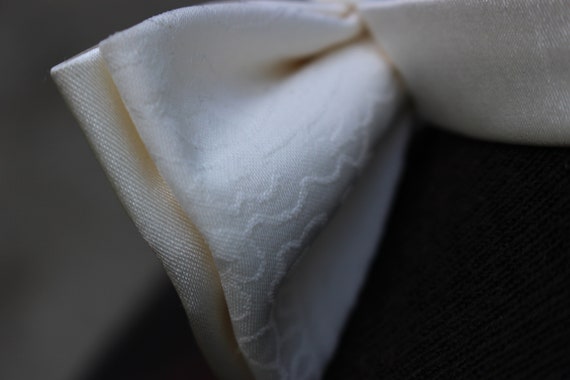 Adjustable Bowtie Off-White - image 3