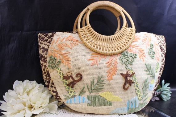 Vintage Corn Husk Handbag: Pastel Tropical Monkey Design, Bamboo Handles