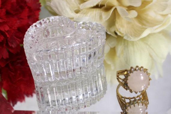 Vintage Heart Shaped Ring Box Valentine/'s Day Gift Clear Glass Trinket Box