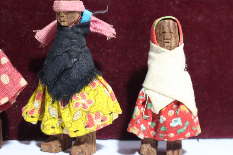 Vintage Carved Wood Art Dolls Family of 4 Collectible Dolls Etsy