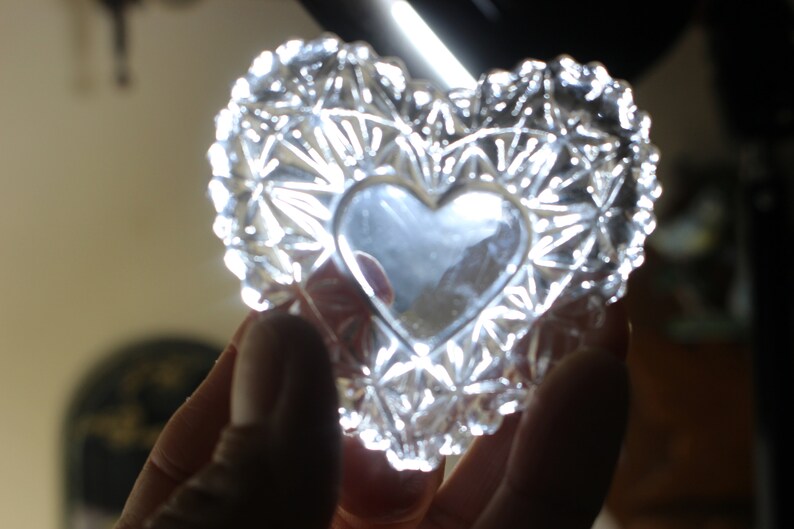 Vintage Heart Shaped Ring Box Valentine/'s Day Gift Clear Glass Trinket Box