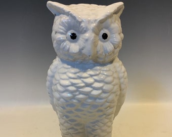 White ceramic Owl Figuring Made In Italy, adorable shelf decor, nursery decor,