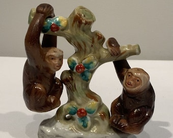 Hanging Monkey Salt And Pepper Shaker Set made in Japan, gifts for money lovers, monkey kitchen decor