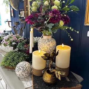 LED Wide Wax Pillar Candle with timer, battery operated candle, pet friendly candles, Realistic wet pool, Flameless candles