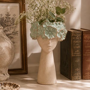 Flower Crown Head Vase, Floral Face Planter, Botanical Bust Vase, Feminine Art Pot, Cottagecore Decor, Unique Flower Pot