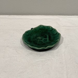Antique Wedgwood Majolica Begonia Leaf Butter Pat, 19th century table decor, emerald green trinket dish, victorian tableware image 3