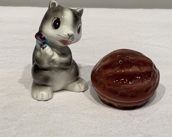 Vintage Squirrel With Hammer And Nut Salt And Pepper Shaker Set made in Japan, animal lover gifts, squirrel decor,