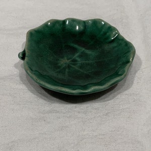 Antique Wedgwood Majolica Begonia Leaf Butter Pat, 19th century table decor, emerald green trinket dish, victorian tableware image 8