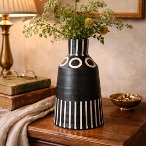 Jarrón abstracto en blanco y negro de cemento pesado, macetero de cerámica moderno, decoración de estante de jarrón natural, jarrón de cerámica minimalista, cerámica retro