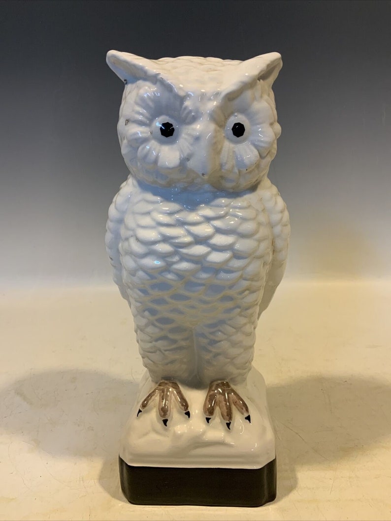 White ceramic Owl Figuring Made In Italy, adorable shelf decor, nursery decor, image 1