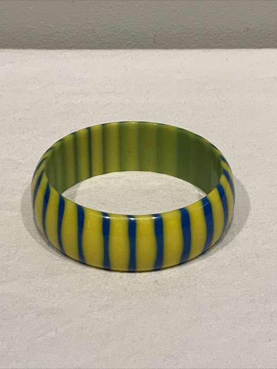 Vintage yellow and blue Bakelite bangle bracelet, 