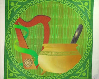 Die Symbole des Dagda Pagan oder Wicca Altar oder Tarot Mat, der keltische gute Gott - Eine irische Vatergottheit -