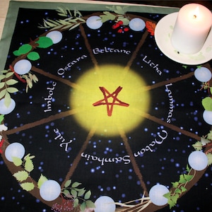 Mantel de Altar o Tapete de Tarot - Rueda del Año con Meses Celtas