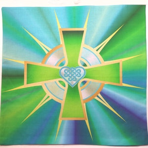 Altaardoek of tarotmat - Keltisch kruis met Keltisch hart - heidense of Wicca-altaar- of tarotdoek