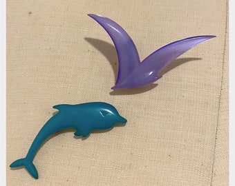 1970s/80s lucite scatter pins | 70s vintage seagull and dolphin minimalist acrylic pin set