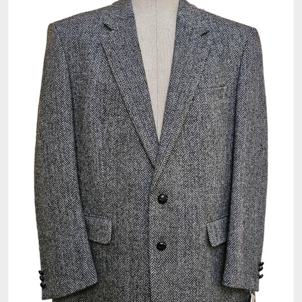 Vintage Harris Tweed wool blazer | Made in Scotland tailored in Canada grey & black herringbone tweed sports coat | 46 Reg