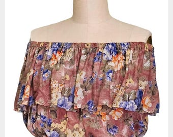 Rockabilly weekend | 1980s floral cotton blend crop top | 80s rockabilly ruffle off the shoulder top