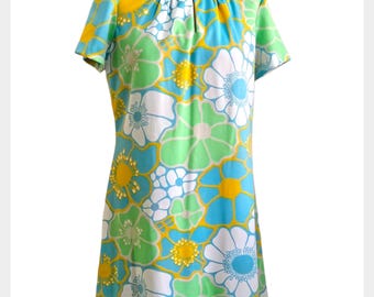 Vintage late‑60s / early‑70s floral mod polyester dress  Keyhole Neckline – Westover New York  medium