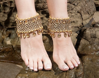 Boho beach wedding anklet with rhinestones in gold tone.