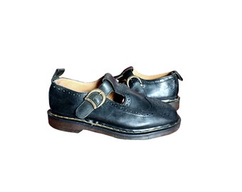 Dr Martens vintage women's shoes made in England 8142 Mary Jane brogue T strap black leather EU 39 UK 6 HS 6403593900 /