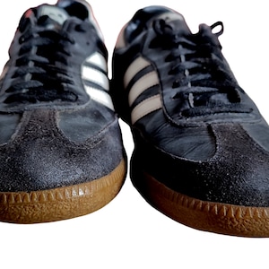 Vintage 90er Jahre Adidas Samba Sneakers US 7,5 UK 7 schwarz weißes Leder Hergestellt in Litauen Bild 3