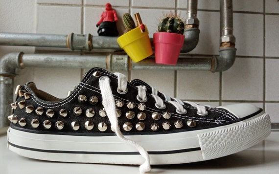 Obligar lago calina Zapatillas converse Chuck Taylor negras con tachuelas US 8 EU - Etsy España