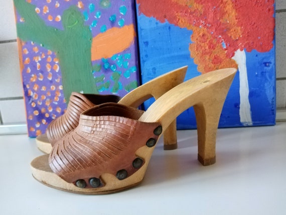 Vintage hooves 70s brown leather 38 clogs mules