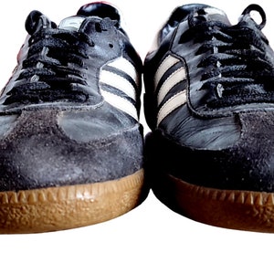 Vintage 90er Jahre Adidas Samba Sneakers US 7,5 UK 7 schwarz weißes Leder Hergestellt in Litauen Bild 6