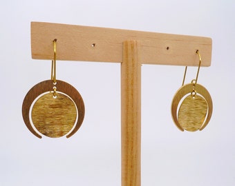 Raw Brass Geometric Earrings: Modern Circle Dangle