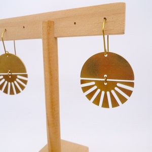 Raw brass earrings, Geometric dangle earrings, Circle earrings, Half Moon Earrings, Simple earrings, Moden earrings