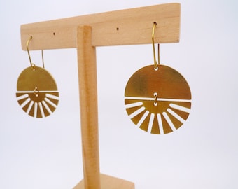 Raw brass earrings, Geometric dangle earrings, Circle earrings, Half Moon Earrings, Simple earrings, Moden earrings