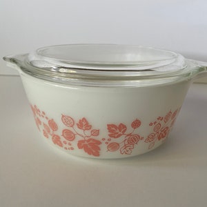 Pyrex Gooseberry Cinderella Pink Casserole Dish 1.5pt #472