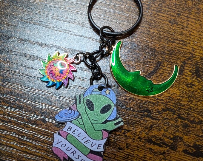 Alien invasion keychain
