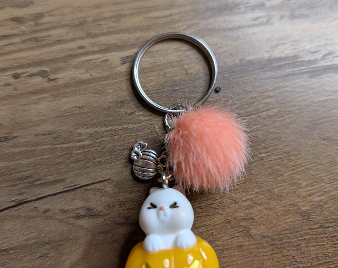 Pumpkin Cat Keychain: Spooky Halloween Charm