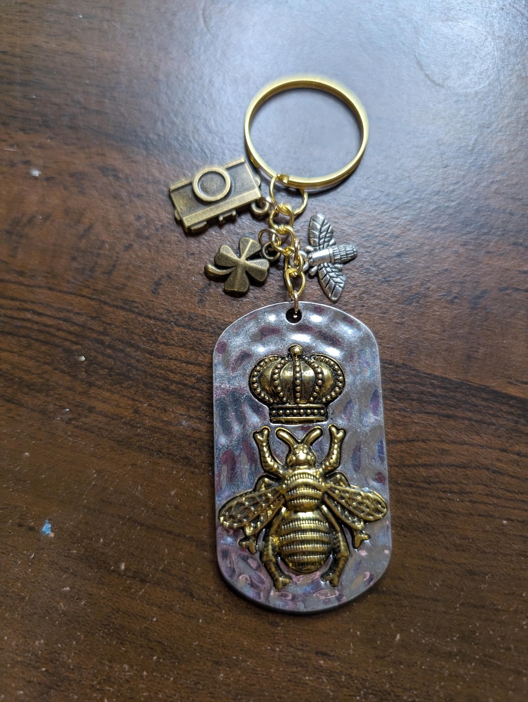 女王蜂のキーホルダー - Etsy 日本
