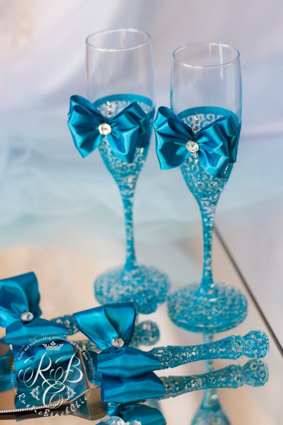 bride and groom toasting