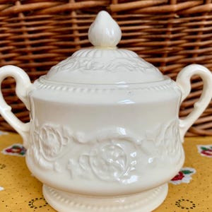 1940-50s Wedgwood Sugar Bowl|Patrician Pattern|Vintage Creamers |Sugar Bowls and Creamers