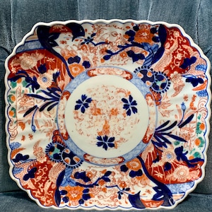 Antique Japanese Imari Square Charger Plate – Edo to Meiji Era, Hand-Painted Red, Blue & Gilt – 19th Century Porcelain