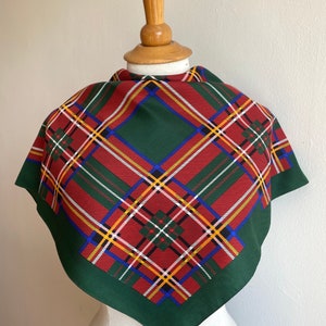 Vintage tartan scarf in green and red