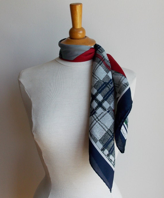 Vintage scarf by Leonardi, hand rolled hem. - Gem